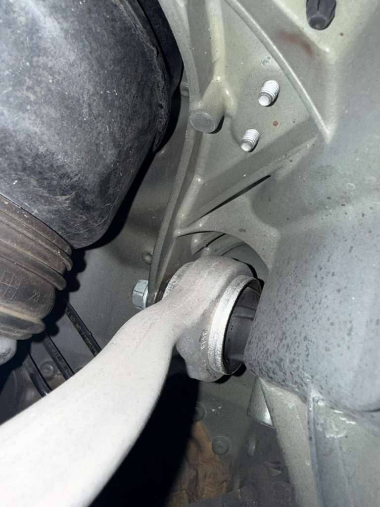Audi S7 suspension area documented during inspection