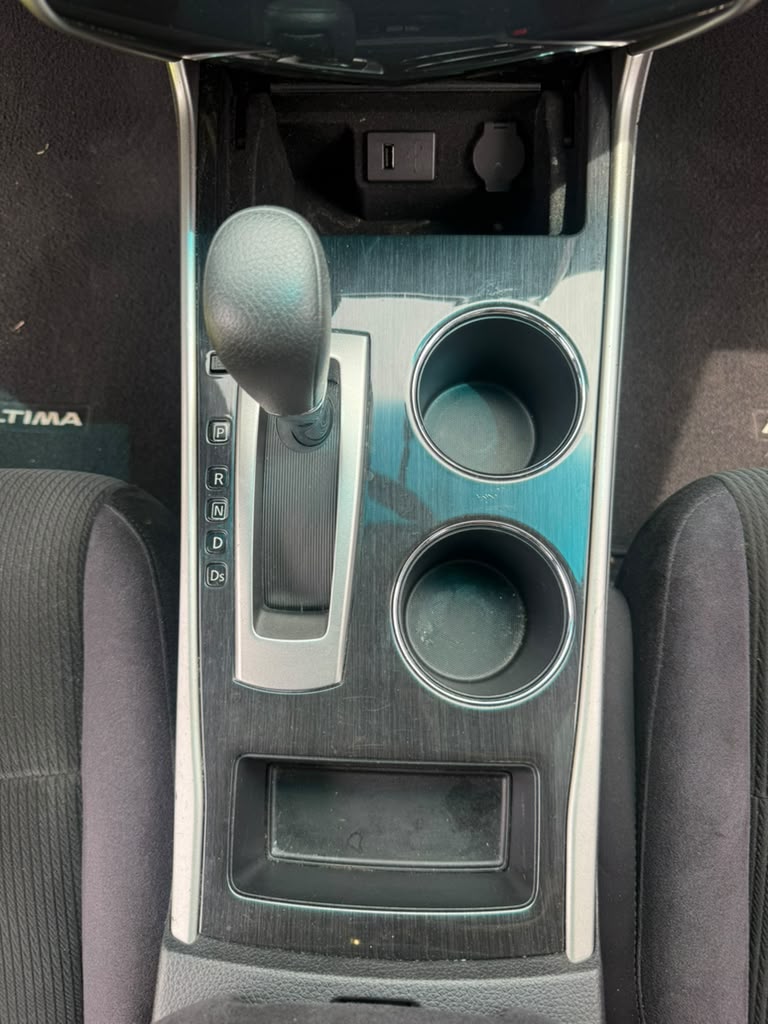 Interior controls reviewed during the Nissan Altima inspection